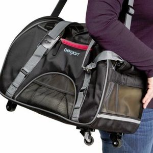 BERGAN Black/Gray Wheeled Pet Carrier